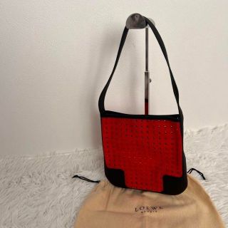 ロエベ ワンショルダーバッグの通販 100点以上 | LOEWEを買うならラクマ