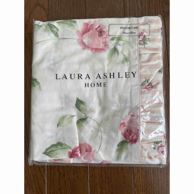 LAURA ASHLEY(ローラアシュレイ)の新品　ローラアシュレイ　枕カバー インテリア/住まい/日用品の寝具(枕)の商品写真