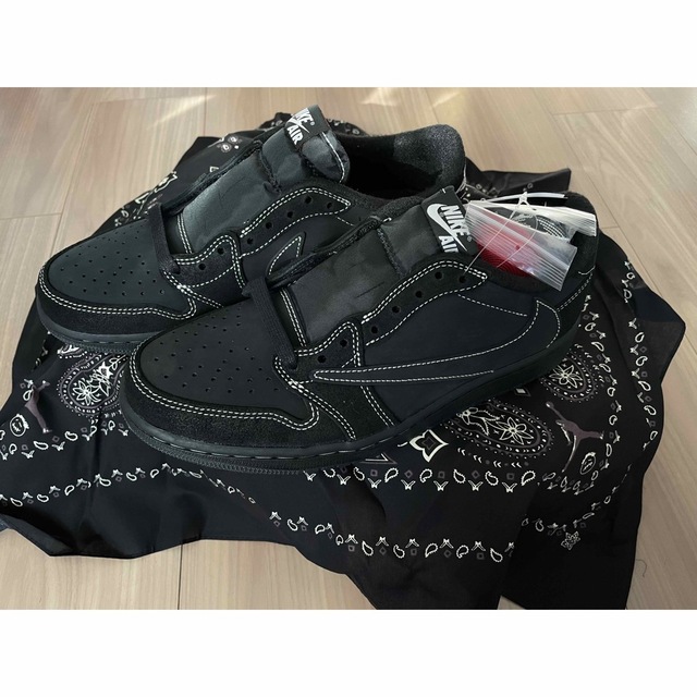 NIKE(ナイキ)のエアジョーダン１LOW × Travis Scott Black Phantom メンズの靴/シューズ(スニーカー)の商品写真
