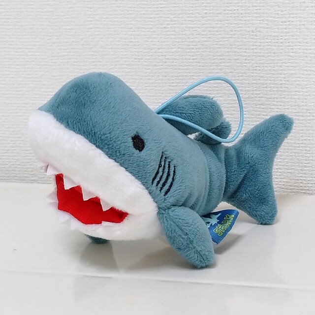 TAITO(タイトー)のアミュファン サメ ぬいぐるみ エンタメ/ホビーのおもちゃ/ぬいぐるみ(キャラクターグッズ)の商品写真