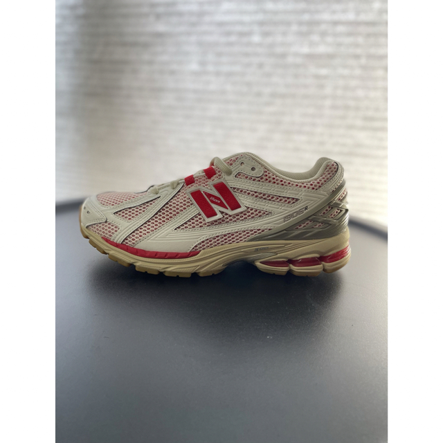 New Balance(ニューバランス)のNEW BALANCE ニューバランス 1906R 赤 【海外 日本未入荷】 メンズの靴/シューズ(スニーカー)の商品写真