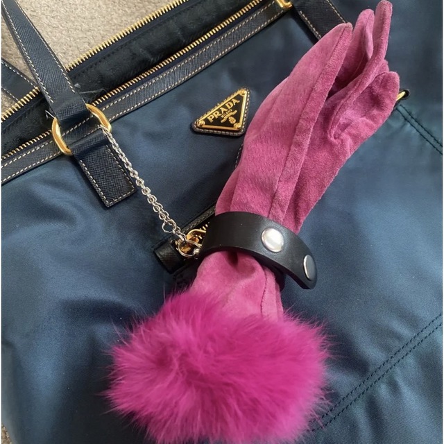 グローブホルダー　革　合皮　手袋　ホルダー レディースのファッション小物(手袋)の商品写真