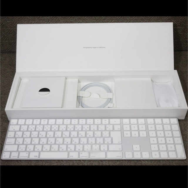 美品　Apple Magic Keyboard (テンキー付き)