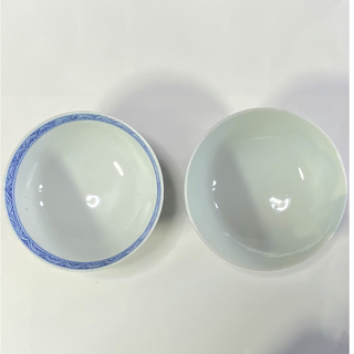 昭和レトロ　中古　上級手書き　染付　ご飯茶碗　デザイン抜群　２個(陶芸)
