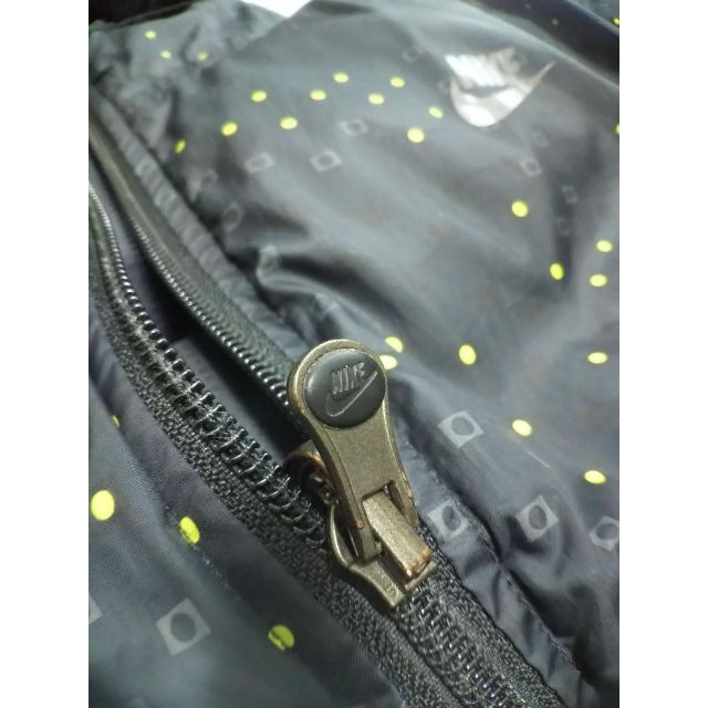 NIKE(ナイキ)のNIKE ナイキ ダウンジャケット リバーシブル フード ブラック M 2989 メンズのジャケット/アウター(ダウンジャケット)の商品写真