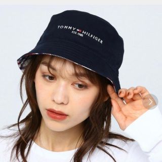 トミーヒルフィガー(TOMMY HILFIGER)のロゴバケットハット(ハット)