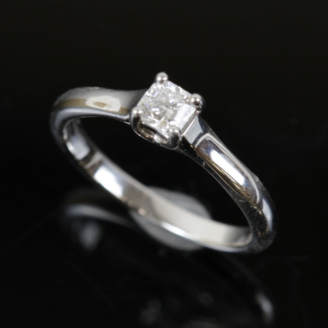 美品『USED』 Pt950/ダイヤモンド  TIFFANY&Co. ルシダ リング リング・指輪 ダイヤモンド 0.24ct 3.5g 8.5号