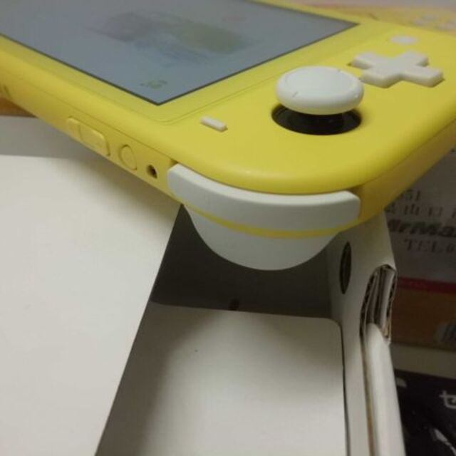 Nintendo Switch(ニンテンドースイッチ)のNintendo Switch Lite Yellow 任天堂スイッチライト エンタメ/ホビーのゲームソフト/ゲーム機本体(携帯用ゲーム機本体)の商品写真