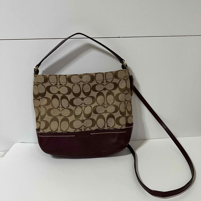 COACH(コーチ)のCOACH　コーチ　ショルダーバッグ　ハンドバッグパープル紫シグネチャー2way レディースのバッグ(ショルダーバッグ)の商品写真