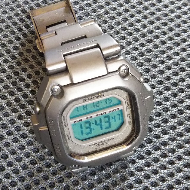 G-SHOCK(ジーショック)のカルー隊長専用 カシオ  MRG-110T 角形チタン 動作品 メンズの時計(腕時計(デジタル))の商品写真