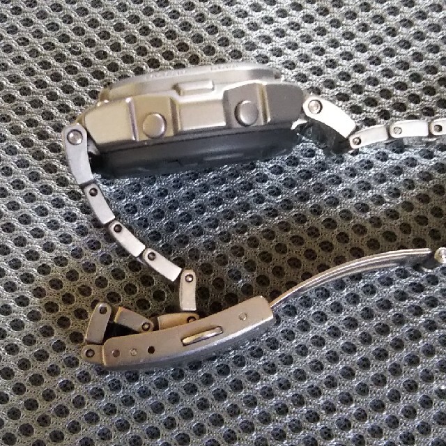 G-SHOCK(ジーショック)のカルー隊長専用 カシオ  MRG-110T 角形チタン 動作品 メンズの時計(腕時計(デジタル))の商品写真