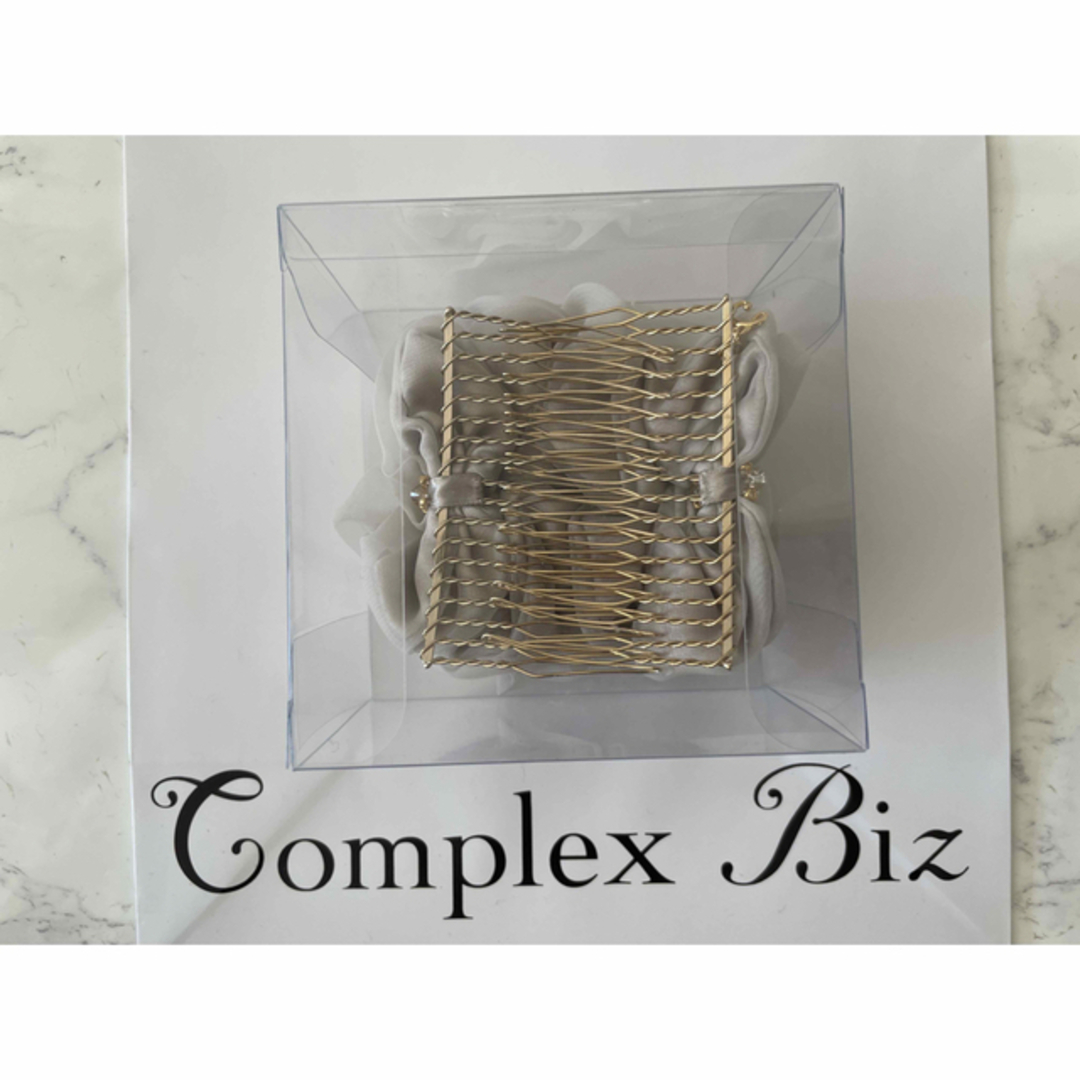 Complex Biz(コンプレックスビズ)のコンプレックスビズ  新品未使用　イージーコーム　18足　巾着袋付き　グレー レディースのヘアアクセサリー(その他)の商品写真