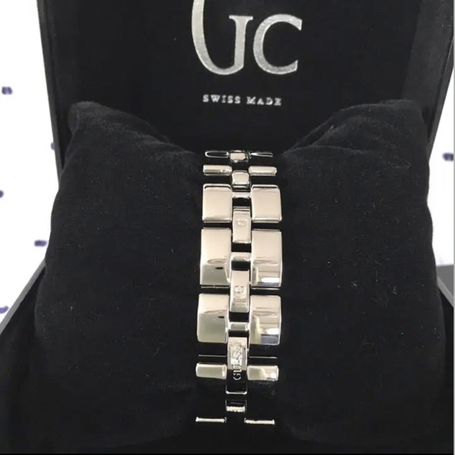 GUESS ゲスコレクションUS限定宝飾ストーンウォッチ時計 GUESS ゲスコレクションUS限定宝飾ストーンウォッチ時計