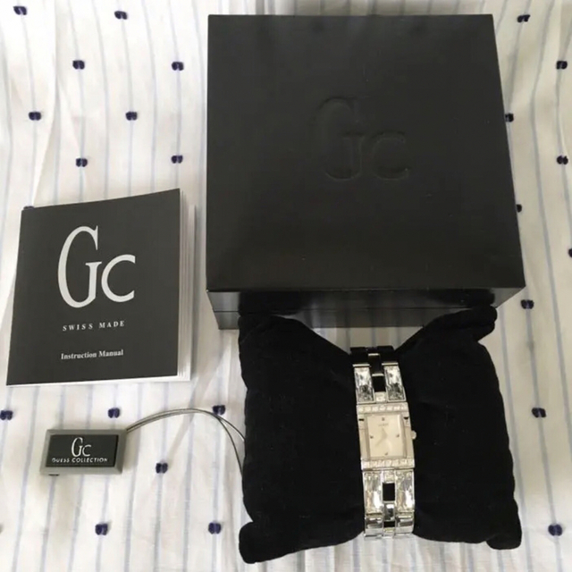 GUESS ゲスコレクションUS限定宝飾ストーンウォッチ時計 GUESS ゲスコレクションUS限定宝飾ストーンウォッチ時計