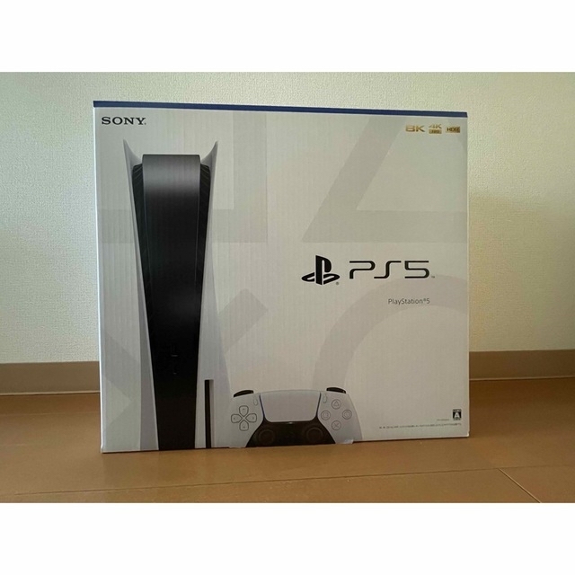 PlayStation(プレイステーション)の【新品未使用】PlayStation5(型番CFI-1200A01)   エンタメ/ホビーのゲームソフト/ゲーム機本体(家庭用ゲーム機本体)の商品写真