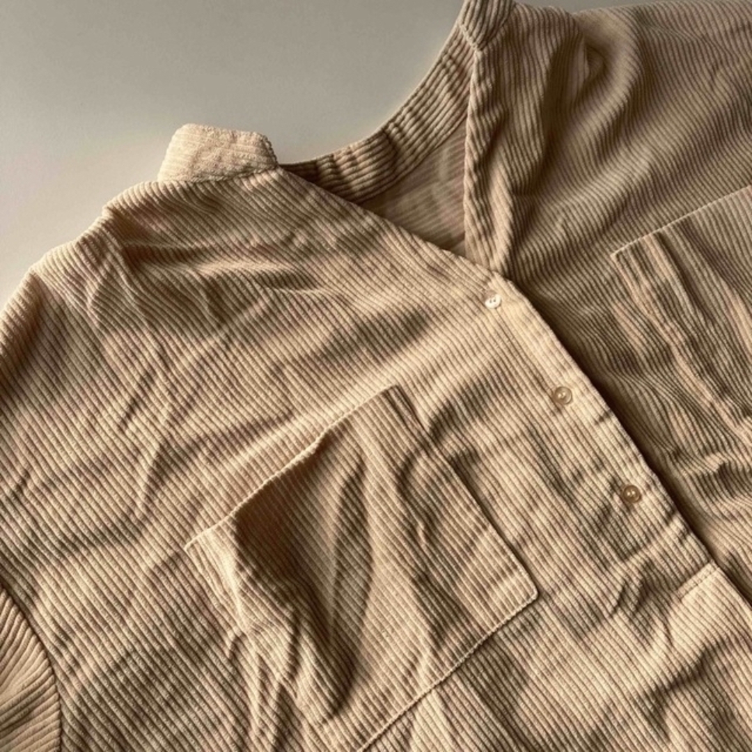 ロングノーカラーシャツ　コーデュロイ　Mサイズ　オーバーサイズ レディースのトップス(シャツ/ブラウス(長袖/七分))の商品写真
