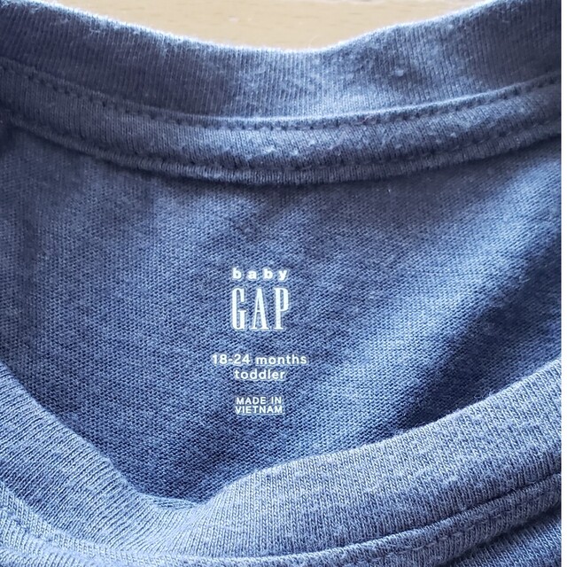 babyGAP(ベビーギャップ)の2枚セット＊ baby GAP 90~95cm ネイビー ロンT キッズ/ベビー/マタニティのキッズ服女の子用(90cm~)(Tシャツ/カットソー)の商品写真