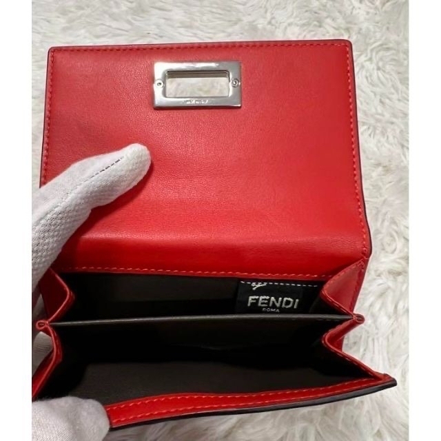 FENDI(フェンディ)の【超希少！】FENDI フェンディ  クロコダイル　最高級　折り財布　ピーカブー レディースのファッション小物(財布)の商品写真