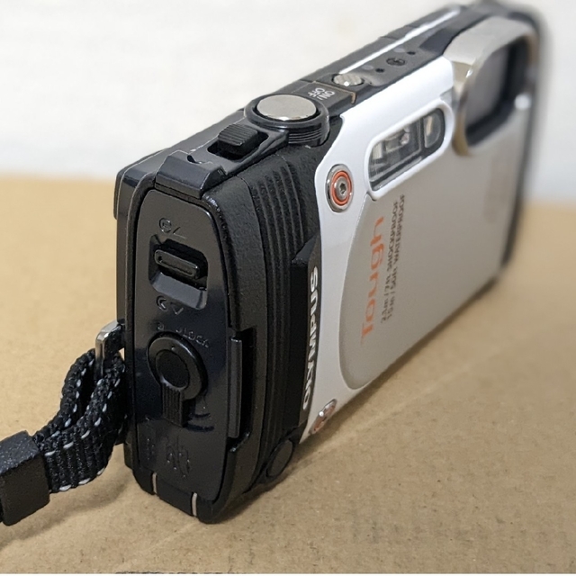 OLYMPUS(オリンパス)のOLYMPUS オリンパス TG TG-860 WHITE スマホ/家電/カメラのカメラ(コンパクトデジタルカメラ)の商品写真
