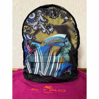 新品未使用smiggle 総柄　マルチカラー　リュックサックBackpack