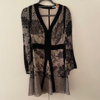 ダイアンフォンファステンバーグ(DIANE von FURSTENBERG)の美品　DIANE von FURSTENBERG レース柄ワンピース　ドレス　(ミニワンピース)