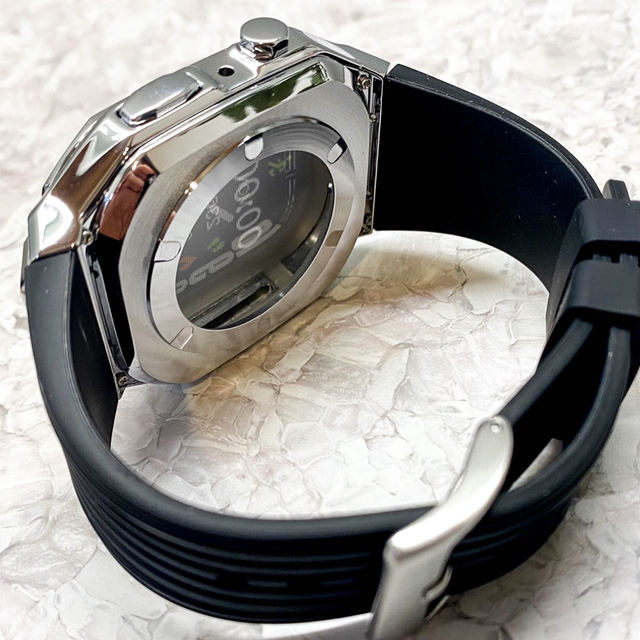 Apple Watch(アップルウォッチ)のApple Watchカバー　ゴールデンコンセプト好きに メンズの時計(ラバーベルト)の商品写真