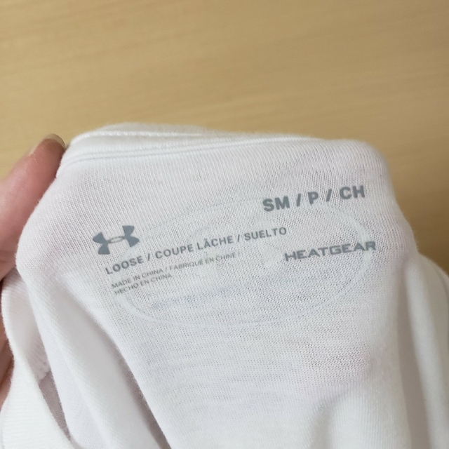 UNDER ARMOUR(アンダーアーマー)の美品 UNDER ARMOUR デザインロゴ ロンT メンズのトップス(Tシャツ/カットソー(七分/長袖))の商品写真