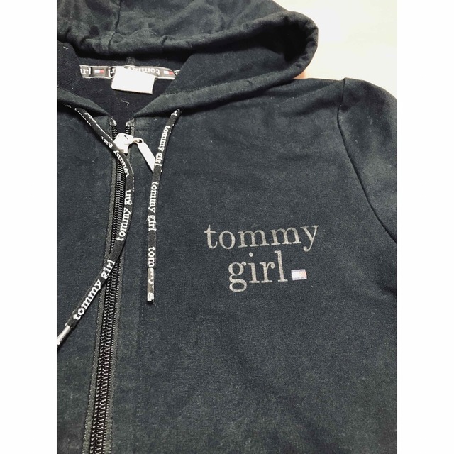 TOMMY HILFIGER(トミーヒルフィガー)の美品　レディースパーカー　黒　TommyHilfiger レディースのトップス(トレーナー/スウェット)の商品写真