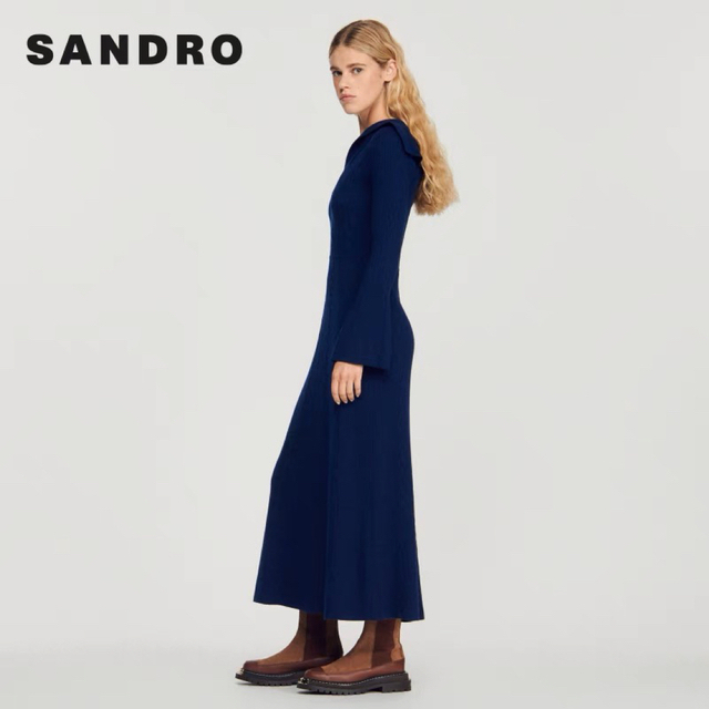 Sandro(サンドロ)の❤️Sandro22 新作新品  紺　ニット 長袖ロングワンピース　オシャレ上品 レディースのワンピース(ロングワンピース/マキシワンピース)の商品写真