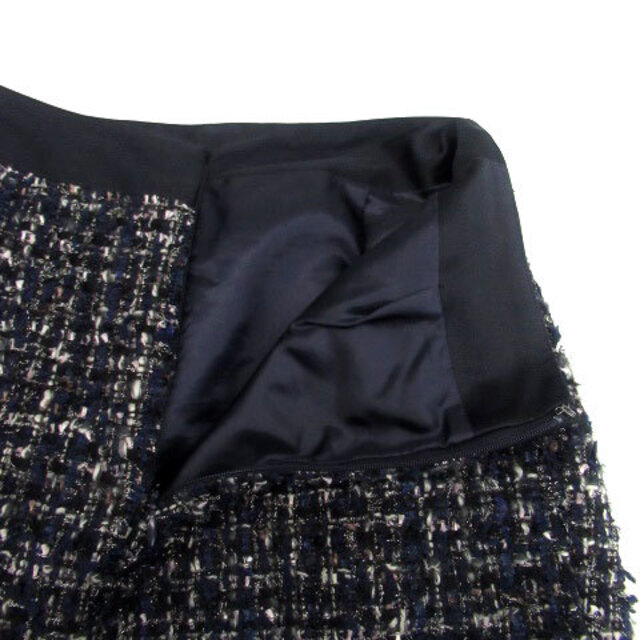 LAUTREAMONT(ロートレアモン)のロートレアモン フレアスカート ツイード ウール混 38 マルチカラー 紺 レディースのスカート(ひざ丈スカート)の商品写真