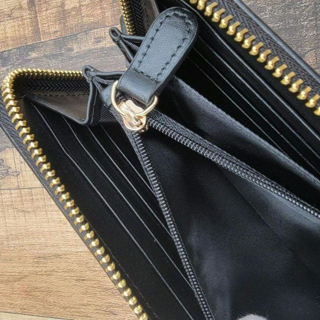✨新品 翌日発送✨ヴィヴィアンウエストウッド 長財布 55VV317