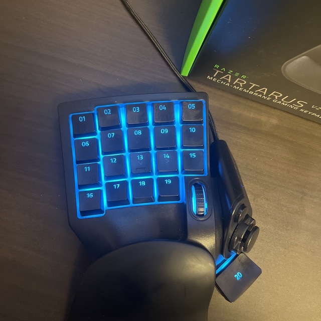 PC周辺機器Razer Tartarus V2