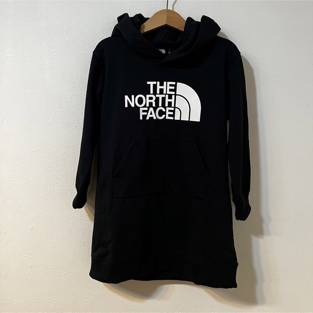 THE NORTH FACE(ザノースフェイス)の‼️1/15まで値下げ‼️the north face／ロゴワンピース キッズ/ベビー/マタニティのキッズ服女の子用(90cm~)(ワンピース)の商品写真