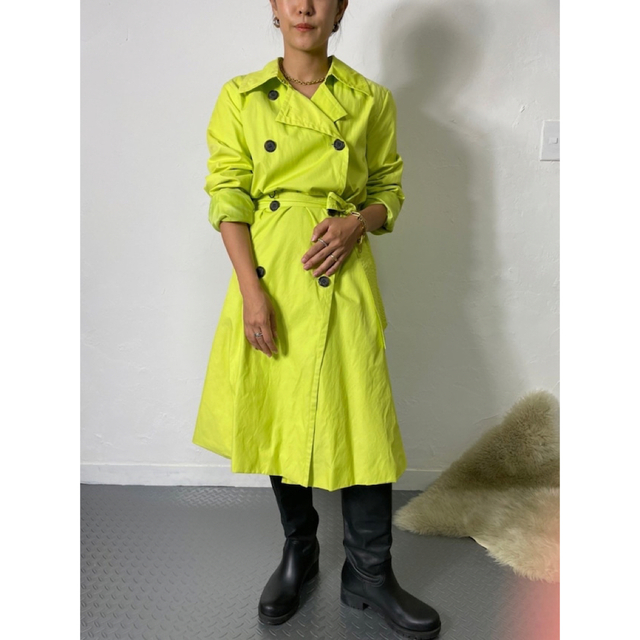 Vintage yellow trench coat レディースのジャケット/アウター(トレンチコート)の商品写真