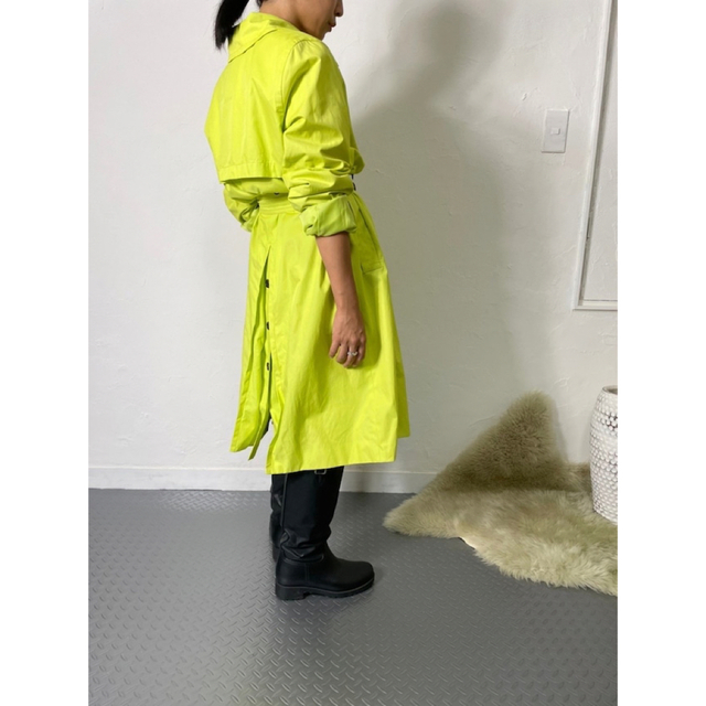 Vintage yellow trench coat レディースのジャケット/アウター(トレンチコート)の商品写真