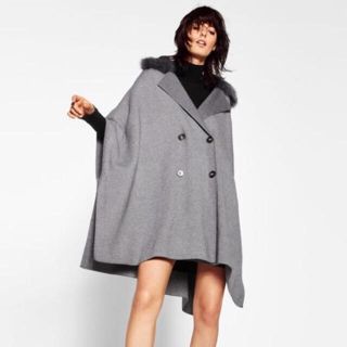 ザラ(ZARA)のZARA/フェイクファーカラーフロントクロスケープ(その他)