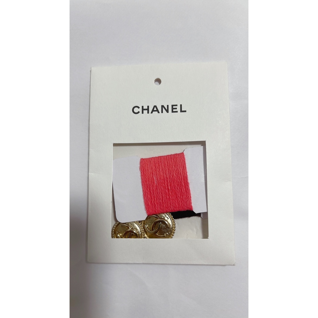 CHANEL(シャネル)のシャネル　CHANEL 20AW カーディガン　新品未使用 レディースのトップス(カーディガン)の商品写真