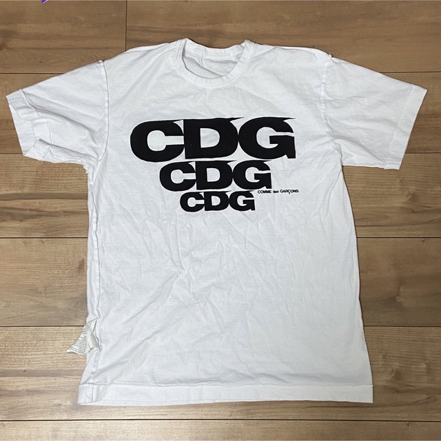 COMME des GARCONS(コムデギャルソン)のCDG  Tシャツ メンズのトップス(Tシャツ/カットソー(半袖/袖なし))の商品写真