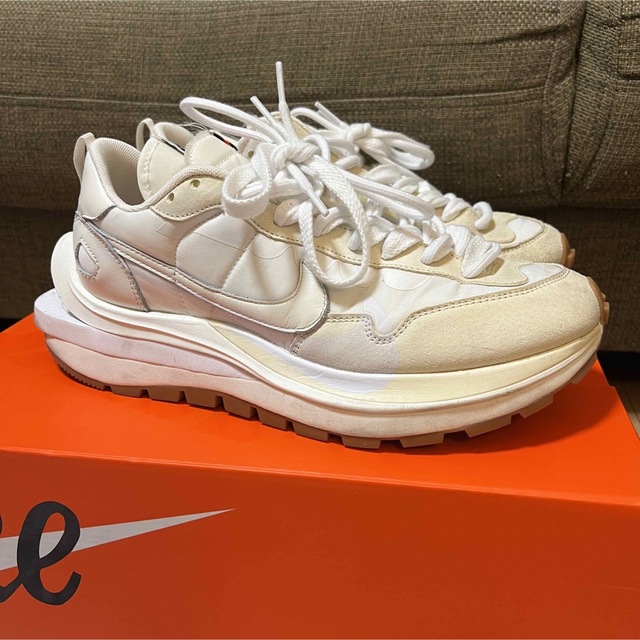 NIKE(ナイキ)の【中古】NIKE × SACAI VaporWaffle 27.5 White メンズの靴/シューズ(スニーカー)の商品写真
