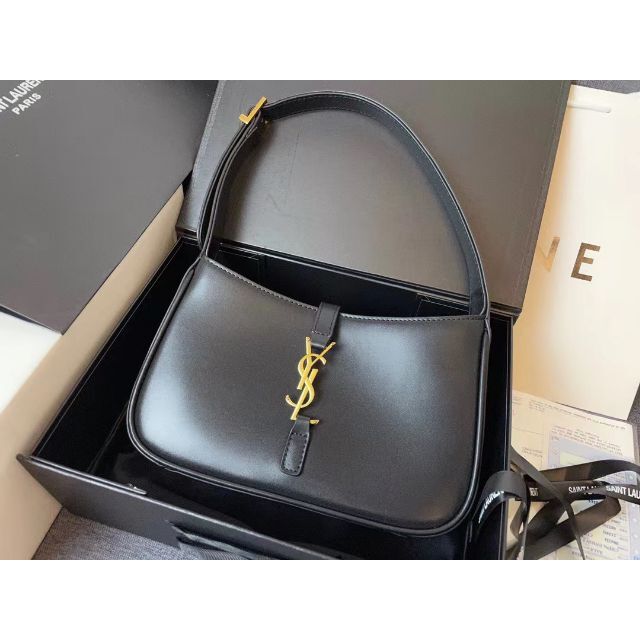 2022年最新入荷 Yves Saint Laurent - サンローラン ショルダーバッグ