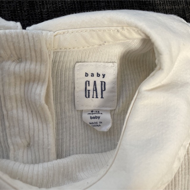 babyGAP(ベビーギャップ)のbaby GAP ロンパース 肌着 丸襟半袖シャツ(6-12months) キッズ/ベビー/マタニティのベビー服(~85cm)(ロンパース)の商品写真