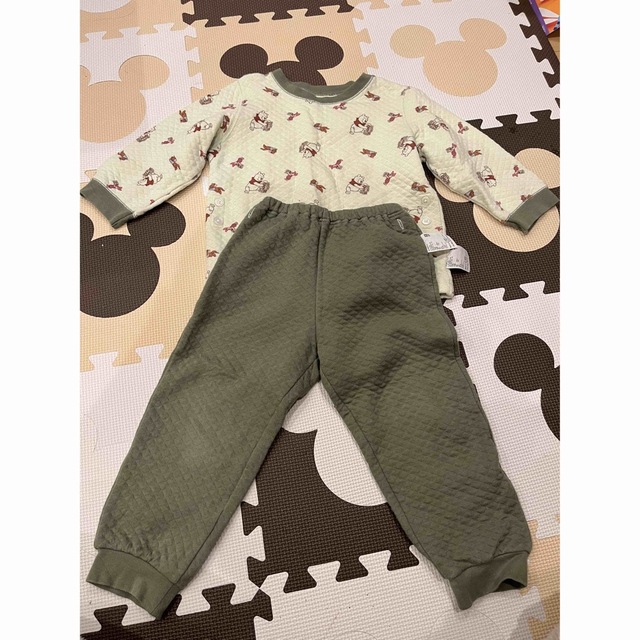 UNIQLO(ユニクロ)のUNIQLO キルトパジャマ　100 キッズ/ベビー/マタニティのキッズ服男の子用(90cm~)(パジャマ)の商品写真