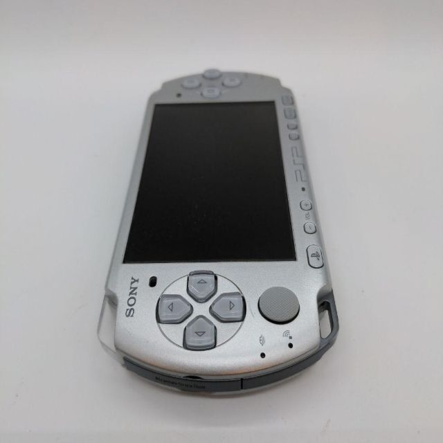 SONY(ソニー)のPSP3000番台　シルバー本体のみ　ジャンク エンタメ/ホビーのゲームソフト/ゲーム機本体(携帯用ゲーム機本体)の商品写真