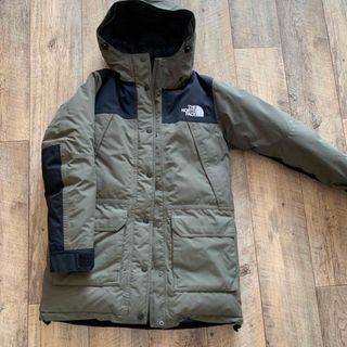 ザノースフェイス(THE NORTH FACE)のTHE NORTH FACEマウンテンダウン ニュートープ 美品(ダウンコート)