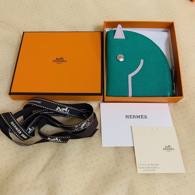 Hermes(エルメス)のエルメス　小銭入れ《パドック》新色　モーヴペール レディースのファッション小物(コインケース)の商品写真