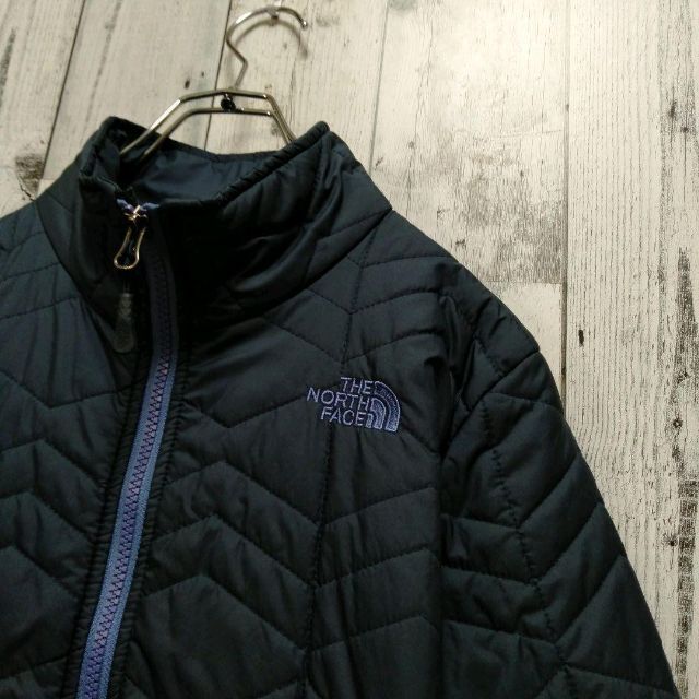 THE NORTH FACE(ザノースフェイス)の【美品】ノースフェイス　キルティングジャケット　ネイビー　レディースM レディースのジャケット/アウター(ダウンジャケット)の商品写真