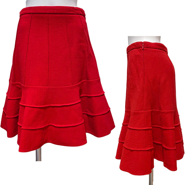 miumiu(ミュウミュウ)の新品ミュウミュウmiu miuウール　フレアースカート　赤　#38 レディースのスカート(ひざ丈スカート)の商品写真