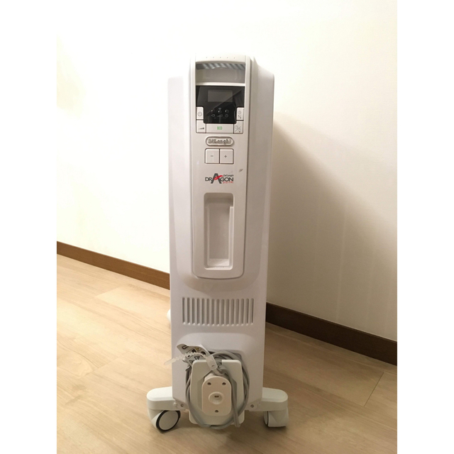 DeLonghi(デロンギ)のDeLonghi TDD0915W デロンギ デジタルオイルヒーター スマホ/家電/カメラの冷暖房/空調(オイルヒーター)の商品写真