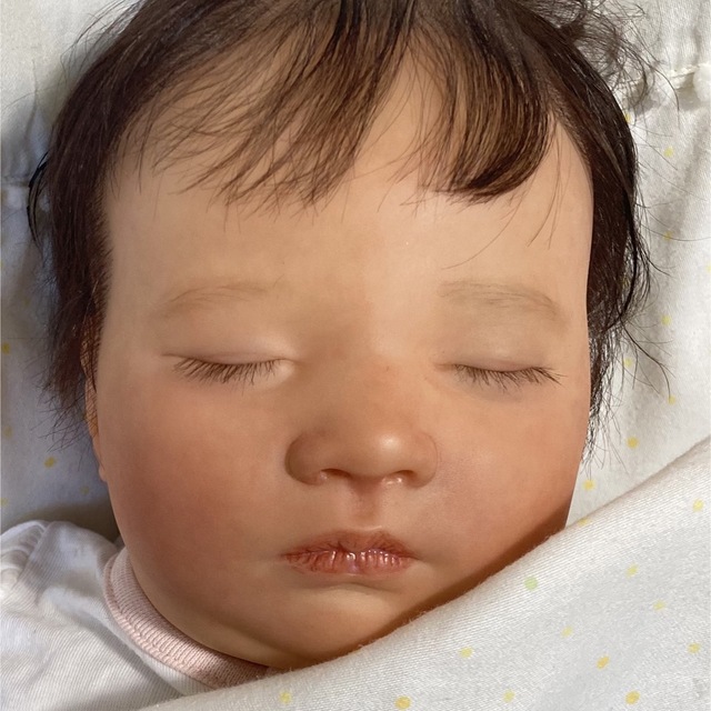 ライラ laila キット　本物に見えます　ペイントも植毛も綺麗　日本の赤ちゃん