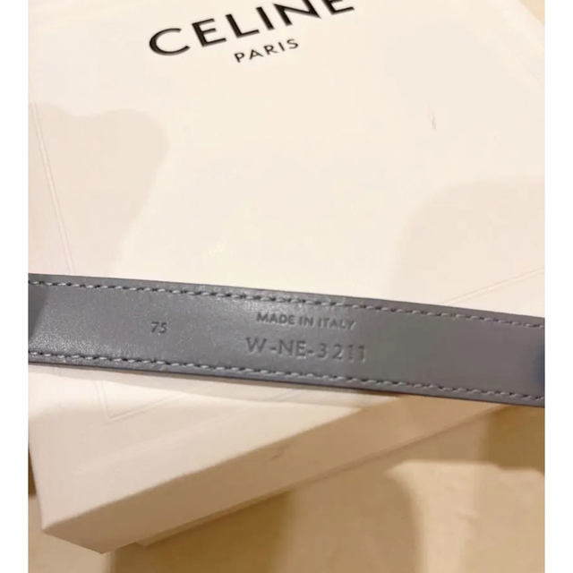 celine(セリーヌ)のCeline スモール トリオンフ ベルト / スムースカーフスキン レディースのファッション小物(ベルト)の商品写真